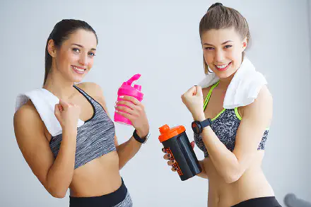 Discover the key differences between plant protein and whey: types, amino acids, benefits, and which is best for your diet and fitness goals.