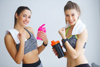 Discover the key differences between plant protein and whey: types, amino acids, benefits, and which is best for your diet and fitness goals.